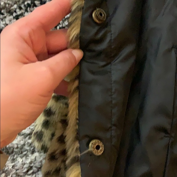 2T leopard print faux fur jacket. - Picture 3 of 4